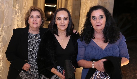  Ana Luisa Faz, Xenia Bandín y Déborah Dauajare.