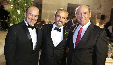  Jorge, Roberto y Pedro Leal.