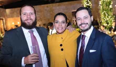  Claudio Aldrete, Mariana Nieto y Genaro Villela.
