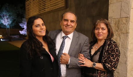  Laura Betancourt, Eduardo Gómez y Laura Gómez.