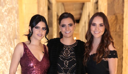  Daniela de los Santos, Isabel Rosillo y María José Valle.