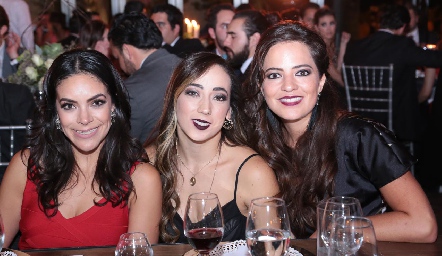  Ana Rodríguez, Samantha Corpi y Andrea Hernández.