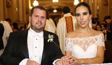  Santiago Meade y Mariana Tobías ya son esposos.