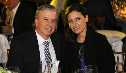  Jorge Gómez y Claudia Martínez.