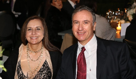  Josefina Sánchez y Luis Stevens.