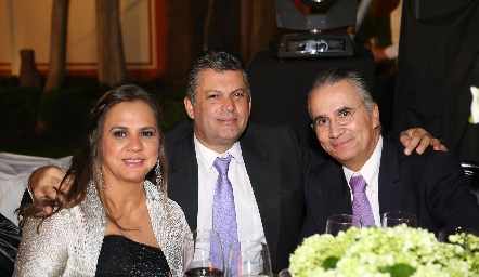  Lidia Cantú, Ernesto Sánchez y Ricardo Baldontín.