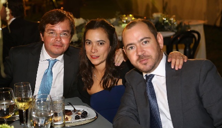  Sergio Ramos, Romina Cuevas y Enrique Puga.