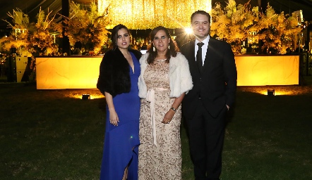  Sofía Quintanilla, Graciela Torres y Tony Monroy.
