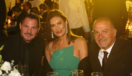  Luigi Biagi, Lorena Hernández y Juan Gárate.