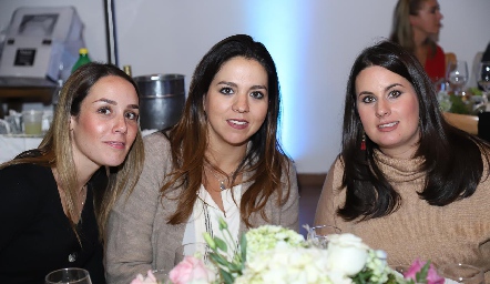  Jimena Castillo, Fernanda Castillo e Isa López.