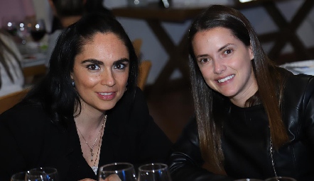 Maricarmen Mejía y Adriana Medina.