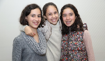  Daniela, Paula y Andrea.