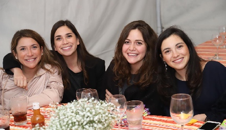  Montse Elizondo, Sofía Balbontín, Fernanda Noyola y Yusa de la Rosa.