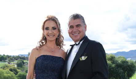  Beatriz Rangel y Mario Martell, papás de Mario.