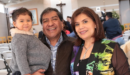   Renata, René Díaz y Tita Ruiz.