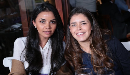  Daniela Castañón y Jessica Ferretiz.