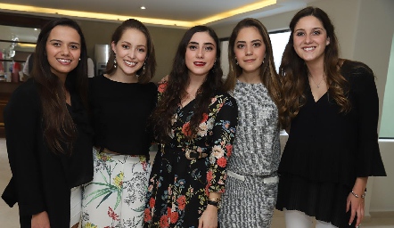  Samantha Pérez, Laura Bravo, Isa Zollino, Bárbara Mahbub y Miriam Díaz Infante.