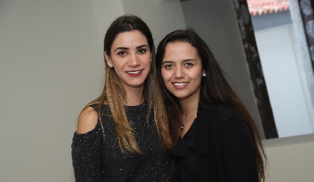  Reyna Pérez y Samantha Pérez.