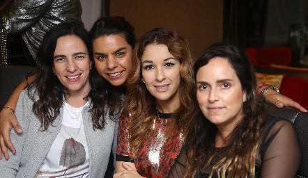  Ale Güemes, Maribel Torres, Pilar Martínez y Paty Estrada.