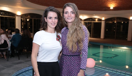  María con su hermana, Anna Lorca.