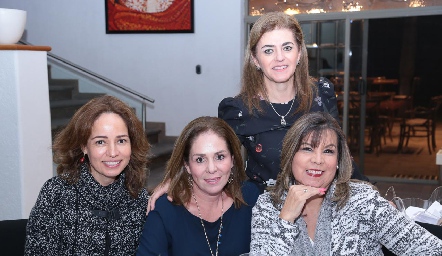  Ana Luisa Acosta, Laura Álvarez, Adriana Carrera de Olmos y Consuelo Albas.