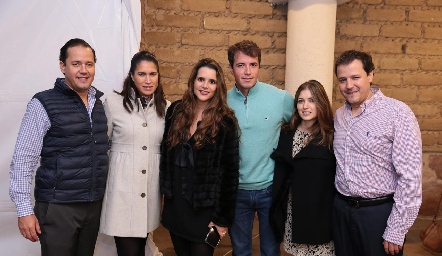  Oliver Meade, Verónica Martínez, Jessica Martín Alba, Javier Meade, Dora Díaz y Christian Meade.