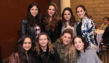  Alejandra Torres, Jessica Martín Alba, Maite Soberón, Dany Mina, Claudia Villasana, Tere Del Valle, Benilde Hernández y Sofía Torres.