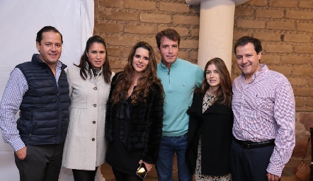  Oliver Meade, Verónica Martínez, Jessica y Javier, Dora Díaz y Christian Meade.