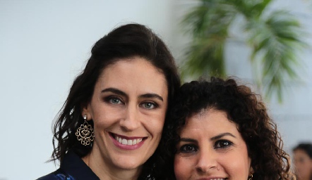  Sofía Hinojosa y Roxana Gómez.