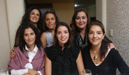  Dany Gutiérrez, Michelle Zarur, Deyi Cázares, Vero Conde, Ceci Limón y Adriana Calderón.