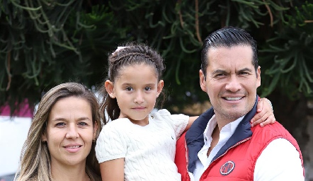  Marcela, Alexia y Sergio Zapata.
