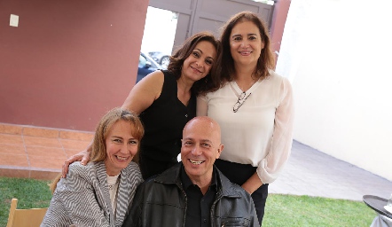  Lety Acebo, Lorena Benítez, Cristina Pérez del Pozo y Emilio Cueli.