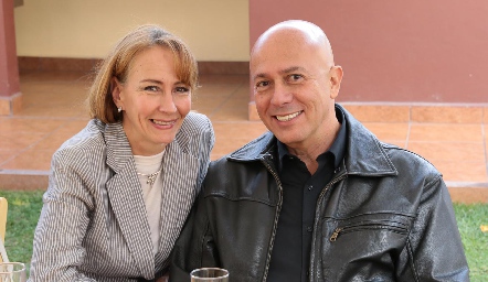  Cristina Pérez y Emilio Cueli.