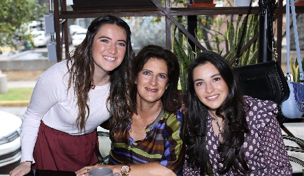  Paula de la Rosa, Yusa Coulon y Yusa de la Rosa.