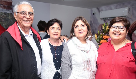  Leonardo Hernández, María Concepción Rosillo, Maricarmen Hernández y María Elena Villarreal.