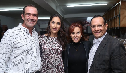  Juan Cuétara, Ana Villanueva, Diana de la Serna y Pancho Loredo.