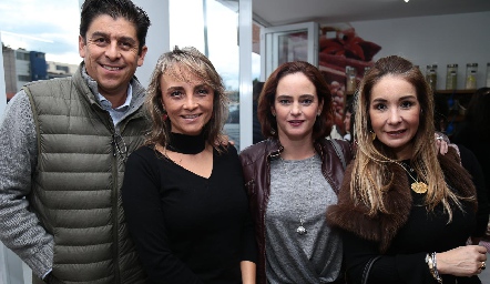 Luis Tinajero, Claudia Barba, Irene Loyo y Olga Mendoza.