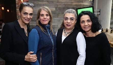  Lizette Abud, Laura Abad, Claudia Abud y María Musa.