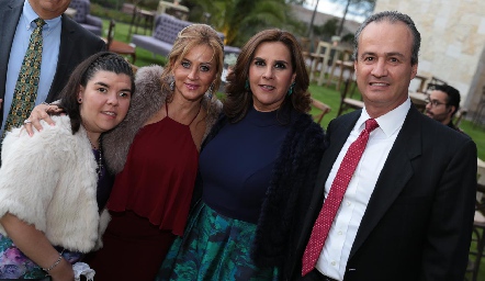  Mónica Quintanilla, Lorena Andrés, Graciela Torres y Ricardo Andrés.