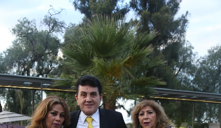  Josefina, Antonio y Clara Quezada.