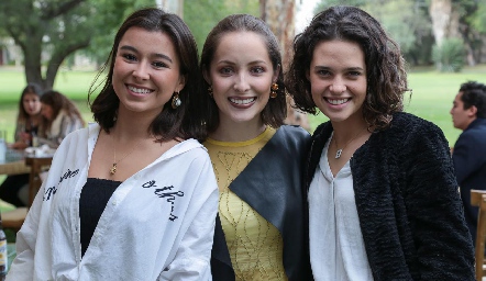  Nuria Esparza, Laura Bravo y Cayetana Gómez.