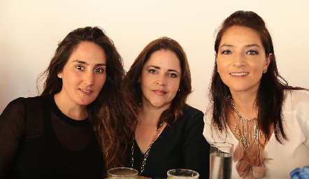  Lorena Ortiz, Gaby Carreón y Adriana Calderón.