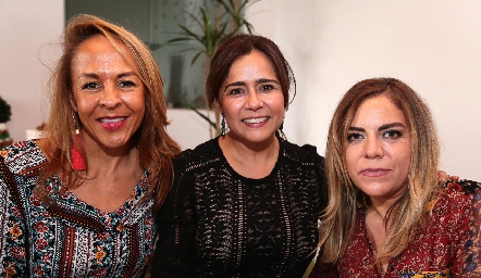  Alma Durón, Laura Acosta y Paola Serment.