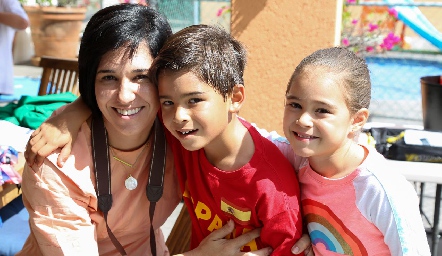  Silvia Noriega, Iker y Rafaela.