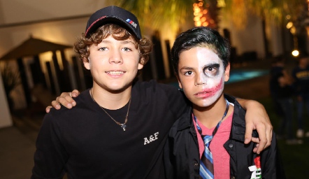  Nicolás y Sebastián.