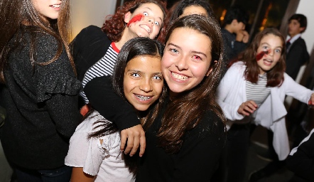  Camila Díaz y Victoria Muñoz.
