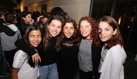  Camila Díaz, Victoria Muñoz, Julia Morales, Ana Isabel y Andrea Limón.