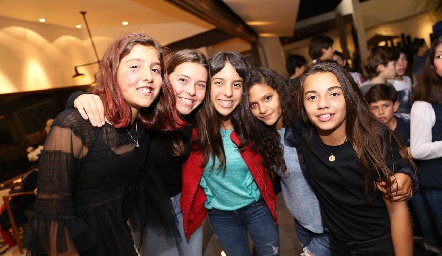  Julia Morales, Victoria Muñoz, Luciana Pillado, Valeria Delsol y María Anguiano.