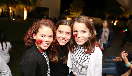  Ana Isabel, Victoria Muñoz y Andrea Limón.