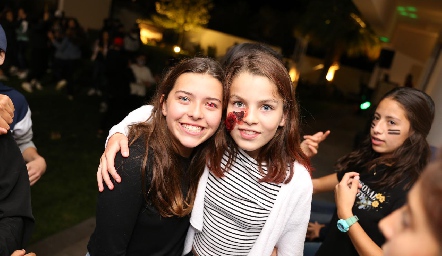  Victoria Muñoz y Andrea Limón.